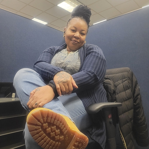 Meet your Posher, Bernadette - Picture 6 of 9